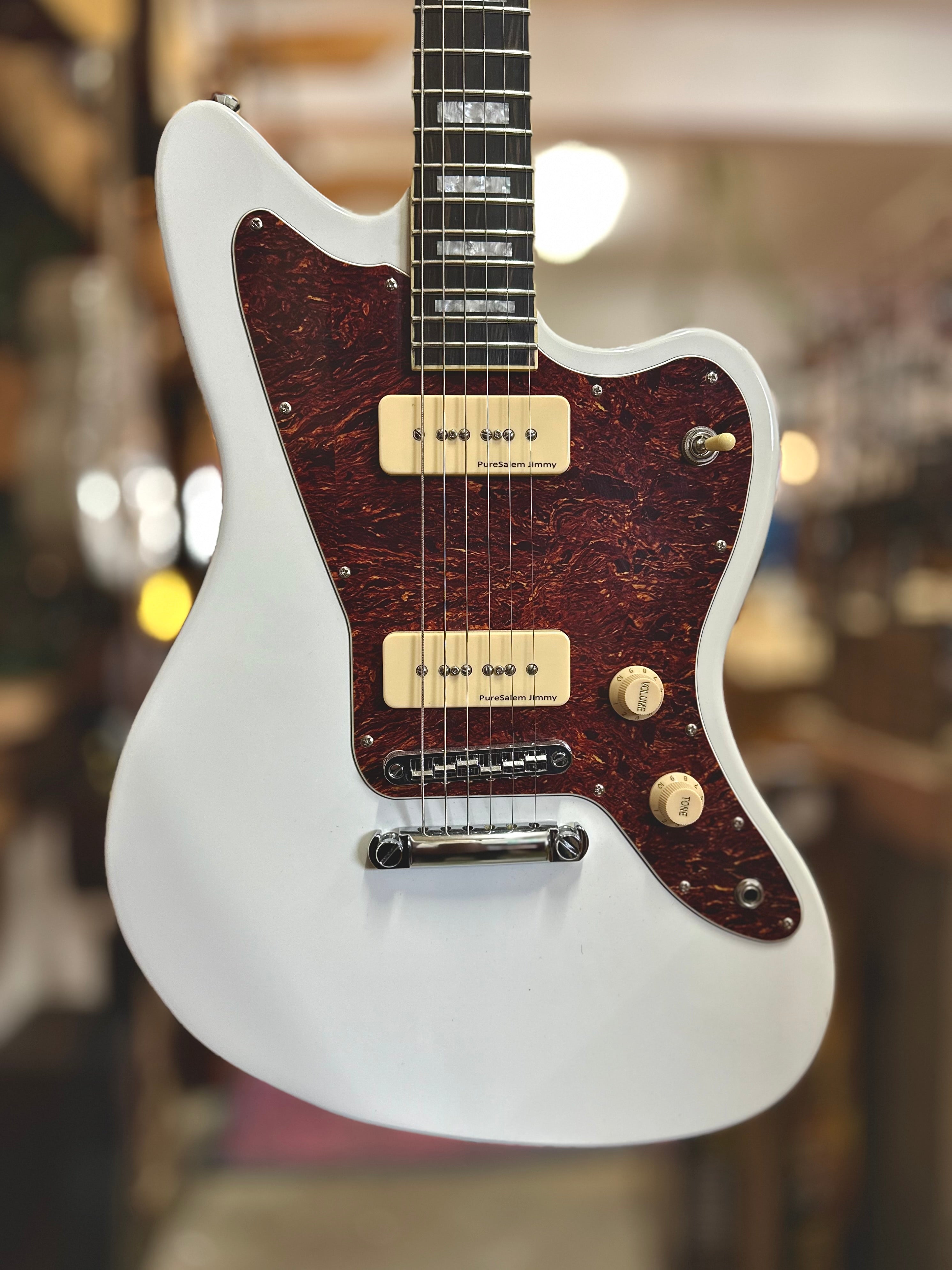 PureSalem | Woodsoul | Olympic White PureSalem | Woodsoul | Olympic White